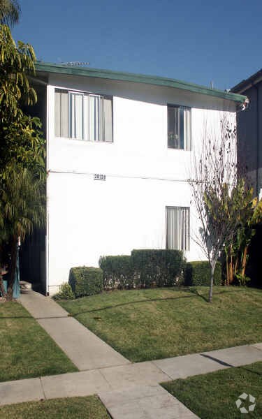 Building Photo - 26129 Victoria Blvd