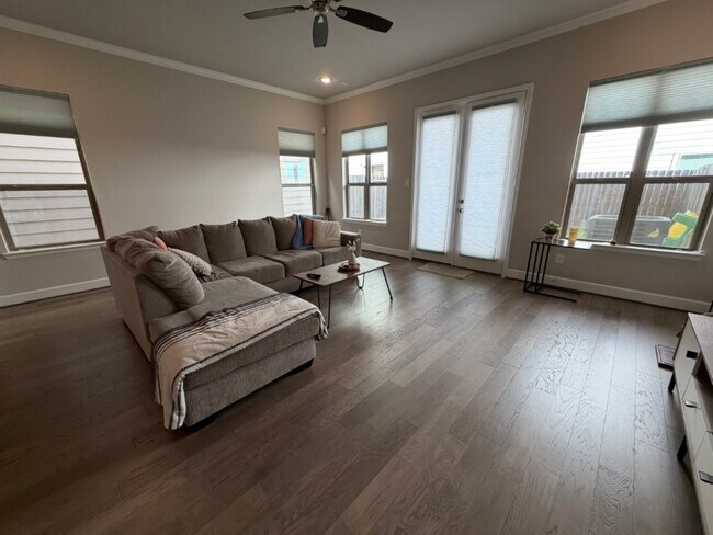 Foto del edificio - 4610 Center St