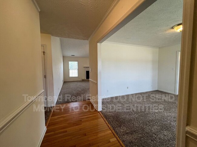 Building Photo - 121 Bugle Call Dr