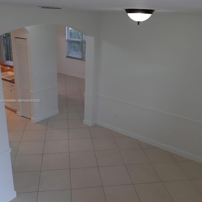 Foto del edificio - 1398 NE 33rd Ave
