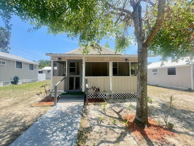 Foto principal - 907 S Washington Ave
