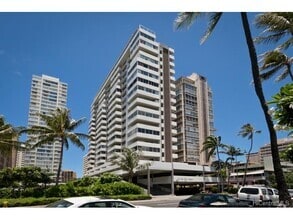 Building Photo - 2421 Ala Wai Blvd