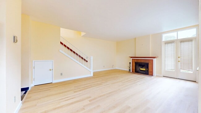 Building Photo - 2 Bedroom Condo Close to UC Berkeley!