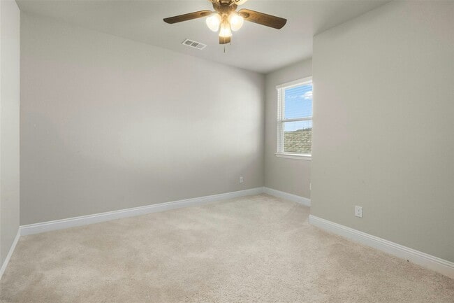 Photo - 2807 Woodland Ct House