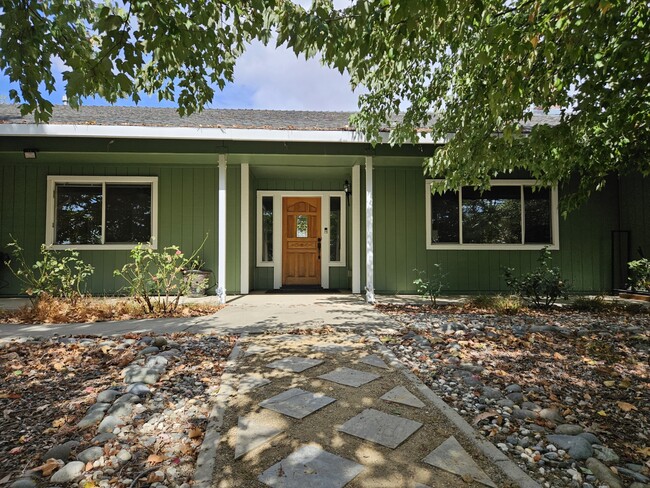 Building Photo - 14197 Flagstaff Dr