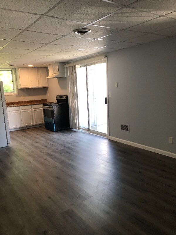 201 Kehoe Rd Unit D, Clinton Township, MI 49236 Room for Rent in