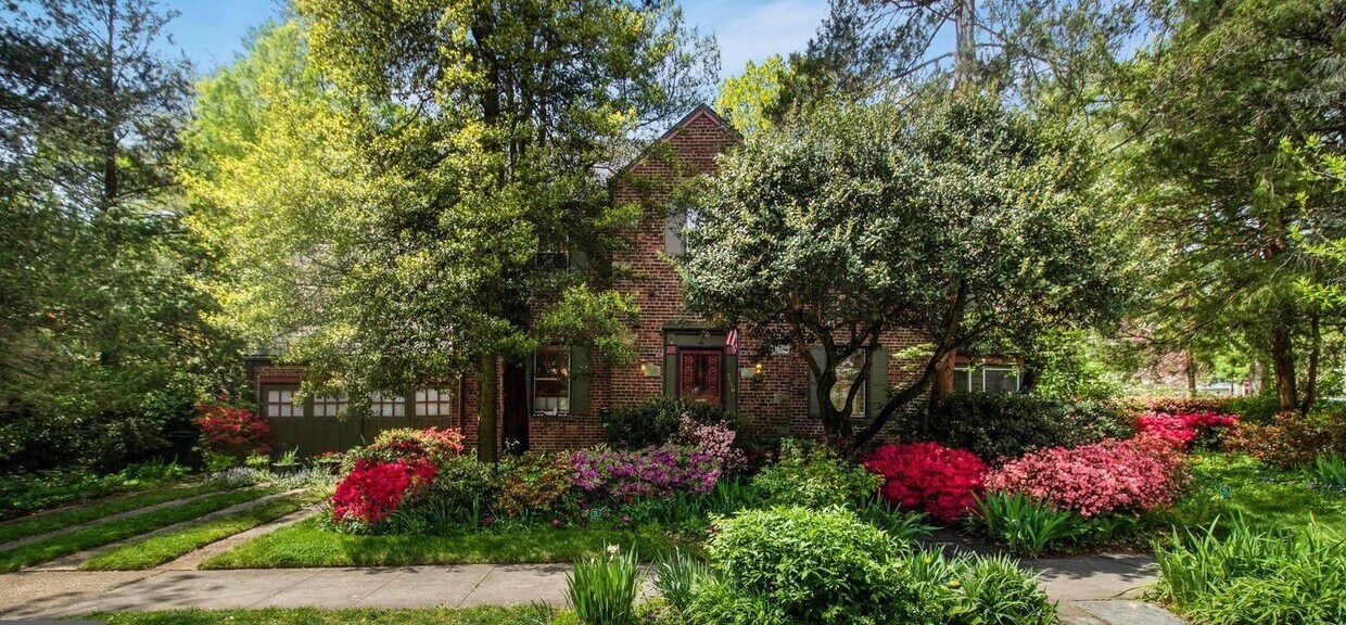 Foto principal - 5540 30th St NW