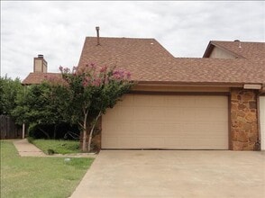 Building Photo - 10103 Shadowridge Dr