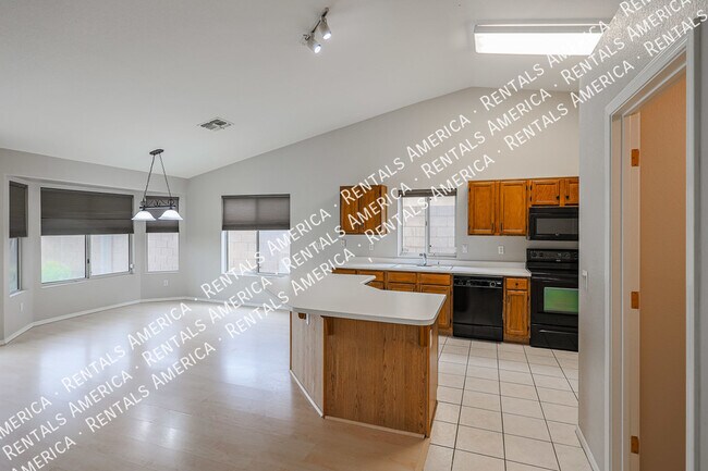Building Photo - BEAUTIFUL FAMILY HOME IN PEORIA!!!