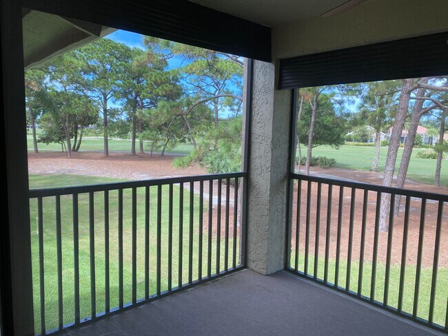 Foto del edificio - 12910 Briarlake Dr