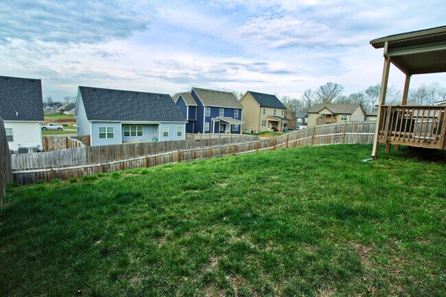 Foto del edificio - 1147 Eagles Nest Ln