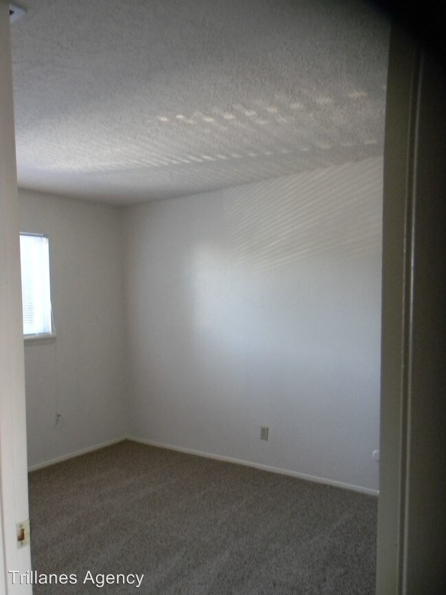 Foto del edificio - 1220 Chelwood Park Blvd NE NE