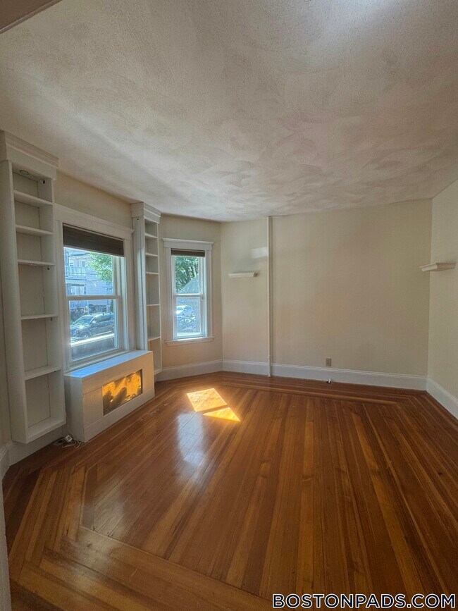 Foto del edificio - 46 Bromfield Rd