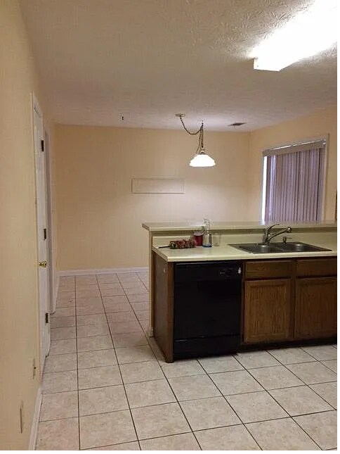 Foto principal - 1701 Omie Way
