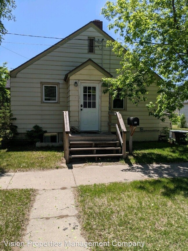 Building Photo - 4 br, 2 bath House - 1021 Birchmont Drive NE
