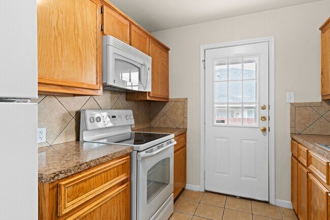 Foto del edificio - 907 Yi Dr