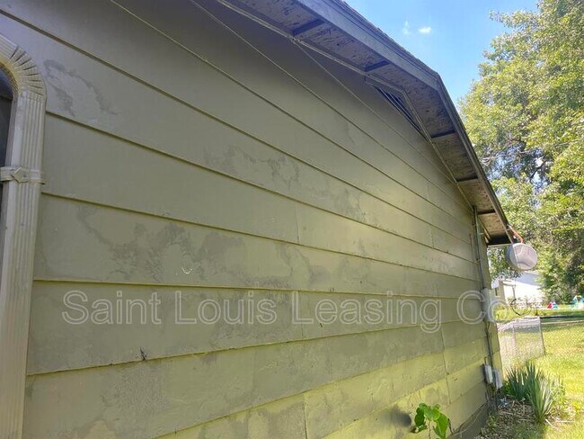 Building Photo - 6545 Los Cimas Dr