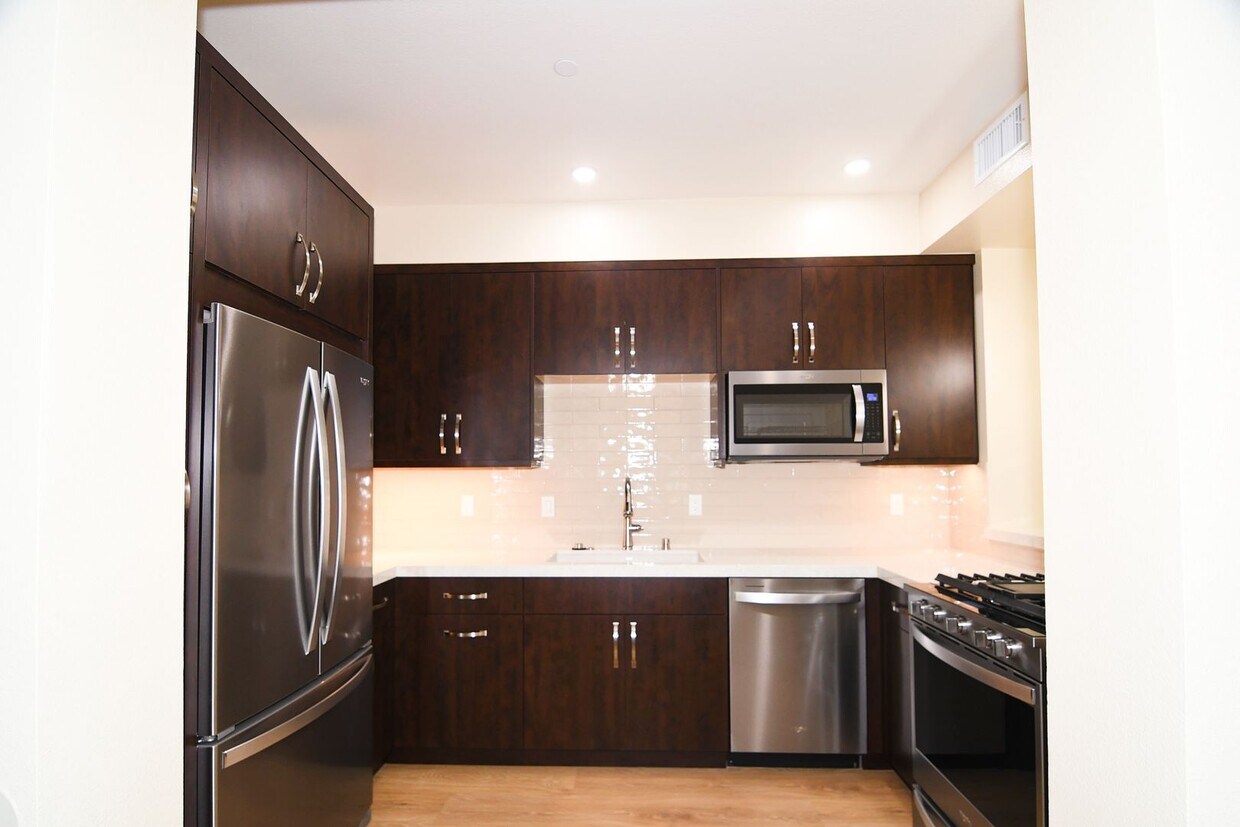 Foto principal - 571 Moss St