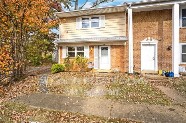 Building Photo - 124 Manor Ln