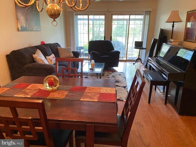 Foto del edificio - 8 Benjamin Franklin Dr