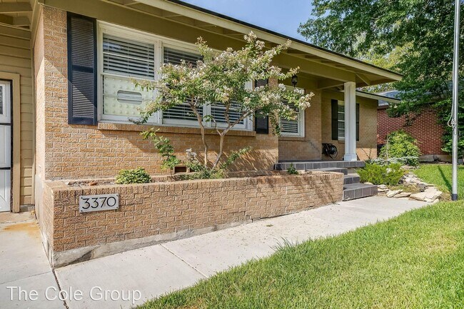 Foto del edificio - 3 br, 2 bath House - 3370 Cromart Ave