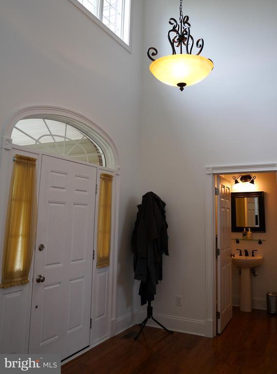 Building Photo - 518 Radek Ct