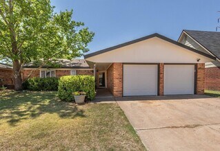 Building Photo - 2737 79th St