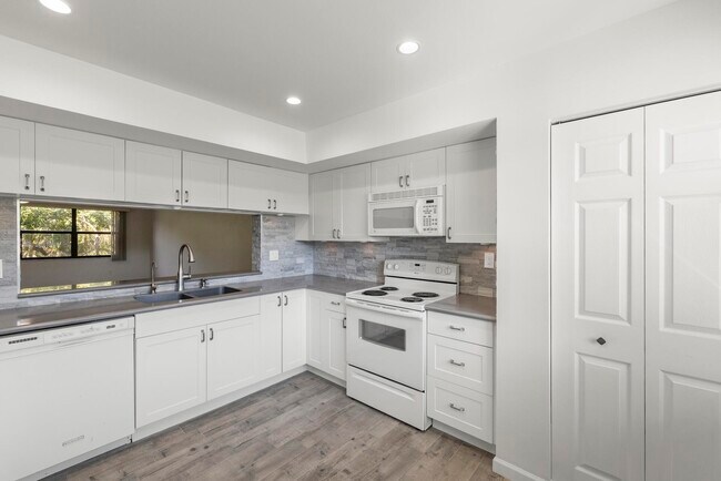 Foto del edificio - 6670 Villa Sonrisa Dr