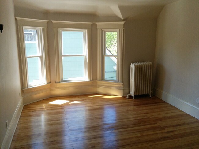 Foto del edificio - 2504 Harriet Ave