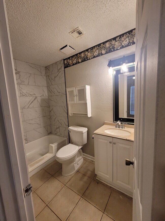 Foto del edificio - 6116 SE 47th St