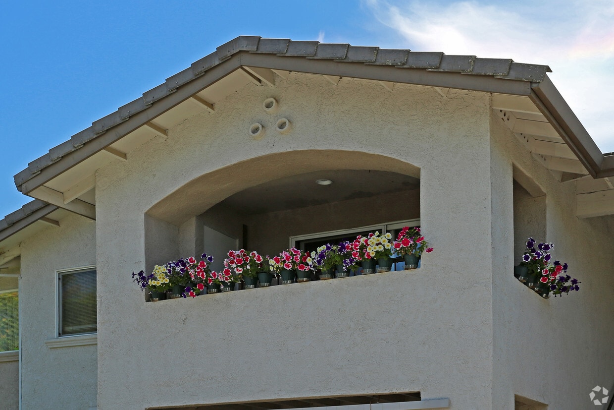 Building Photo - The Oaks at Sunset