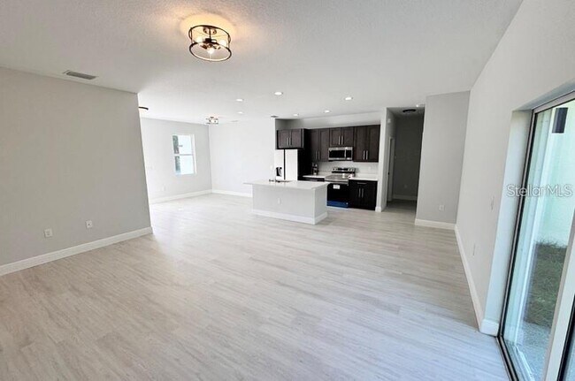 Building Photo - 1153 Chalmer Terrace