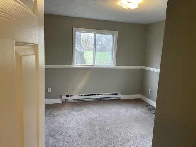 Building Photo - 531 E Elm St