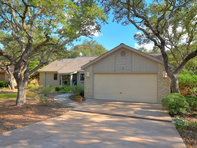 Building Photo - Golf Course Living