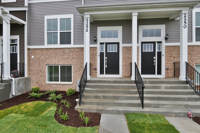 Building Photo - 2252 Stonegate Rd