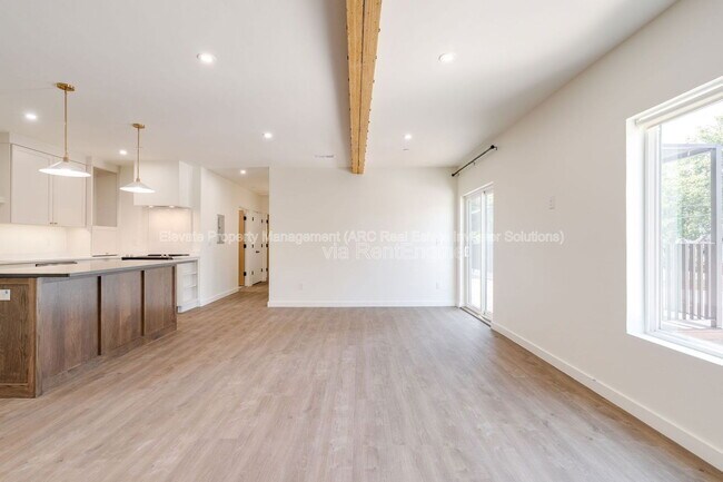 Building Photo - 844 NW 43rd St