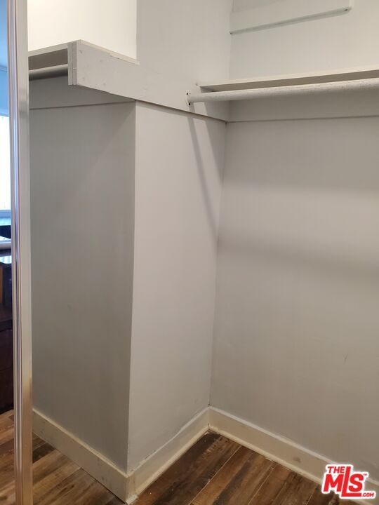 Building Photo - 417 S Wilton Pl