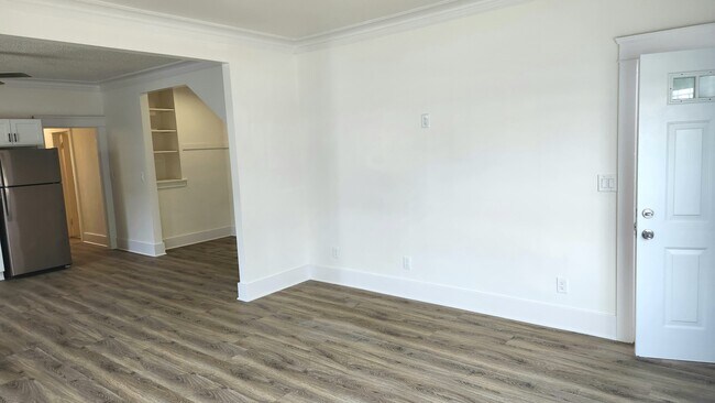 Foto del edificio - 3536 W 60th St