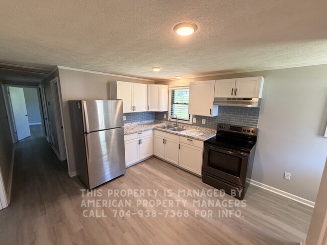 Foto del edificio - 1475 Crowell St