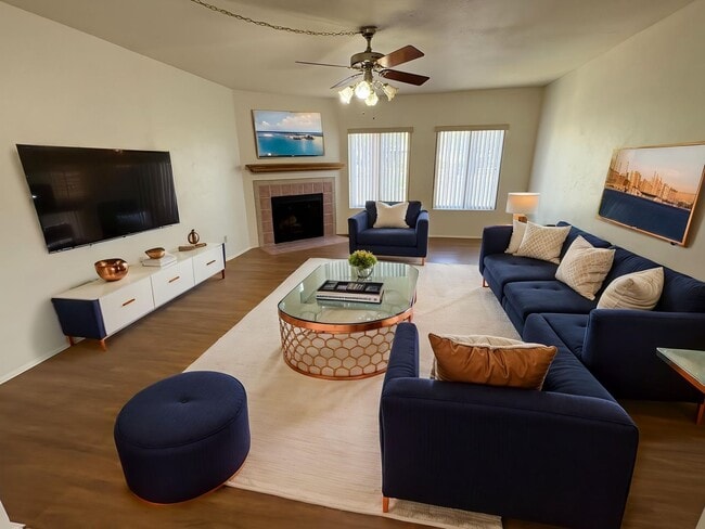 Building Photo - Eastside townhome, convenient location