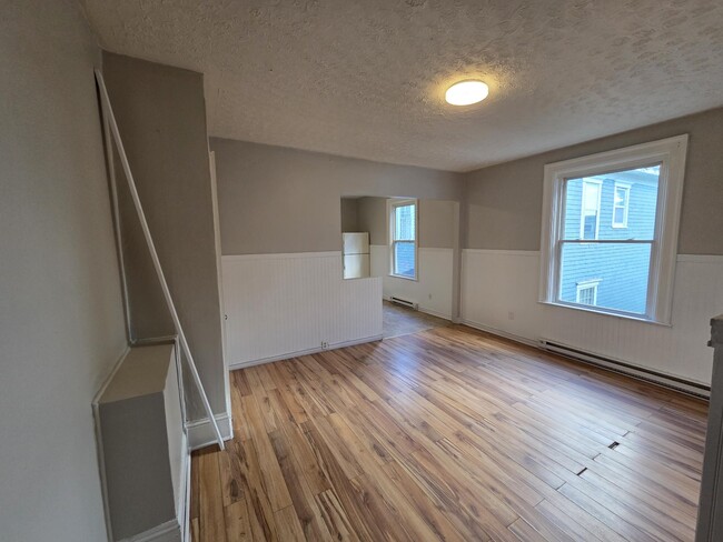 Building Photo - 40 Cranston Ave