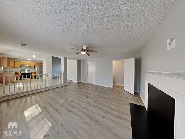 Foto del edificio - 7010 Mahogany Dr