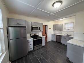 Building Photo - 40 Cady St