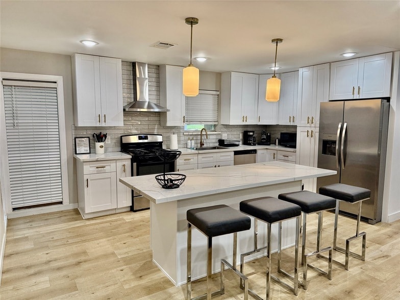 Photo - 5455 Birdwood Road Unit