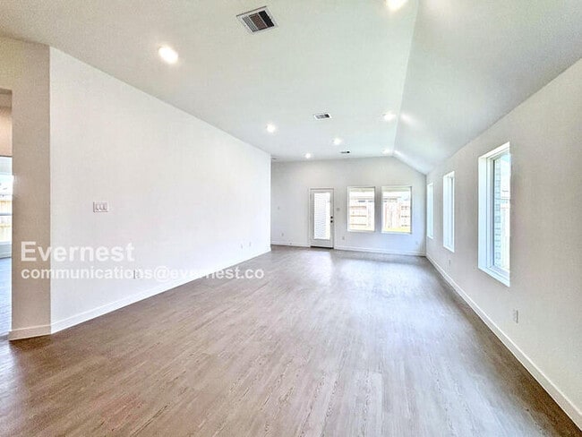 Building Photo - 26922 Tree Mallow Dr