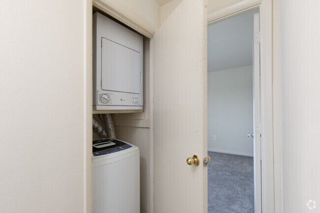 2HAB, 2BA - 1025 ft² - Montgomery White Oak Apartments
