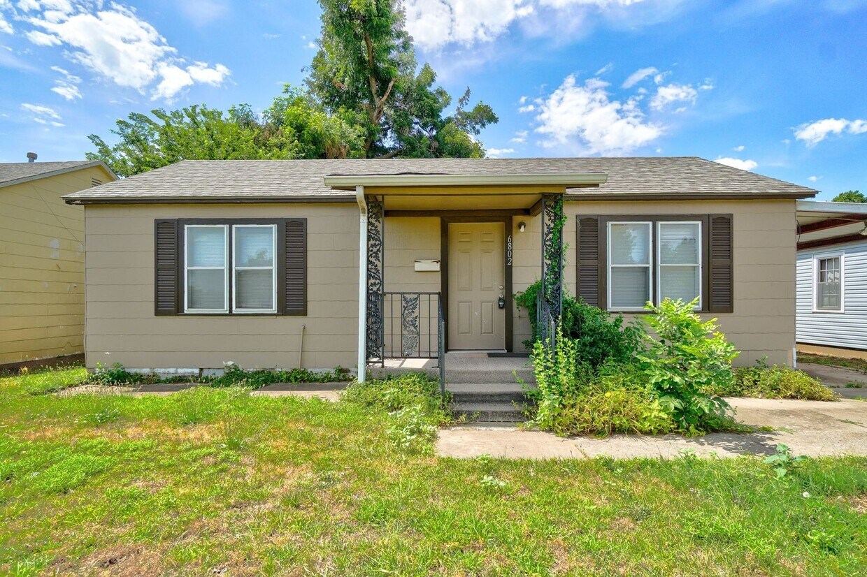 Primary Photo - Bethany Rental