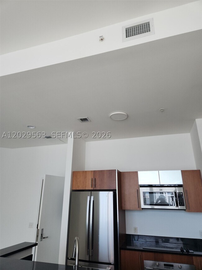 Building Photo - 300 S Biscayne Blvd
