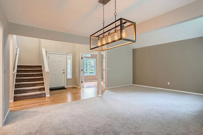 Building Photo - 1405 SW 13th Pl