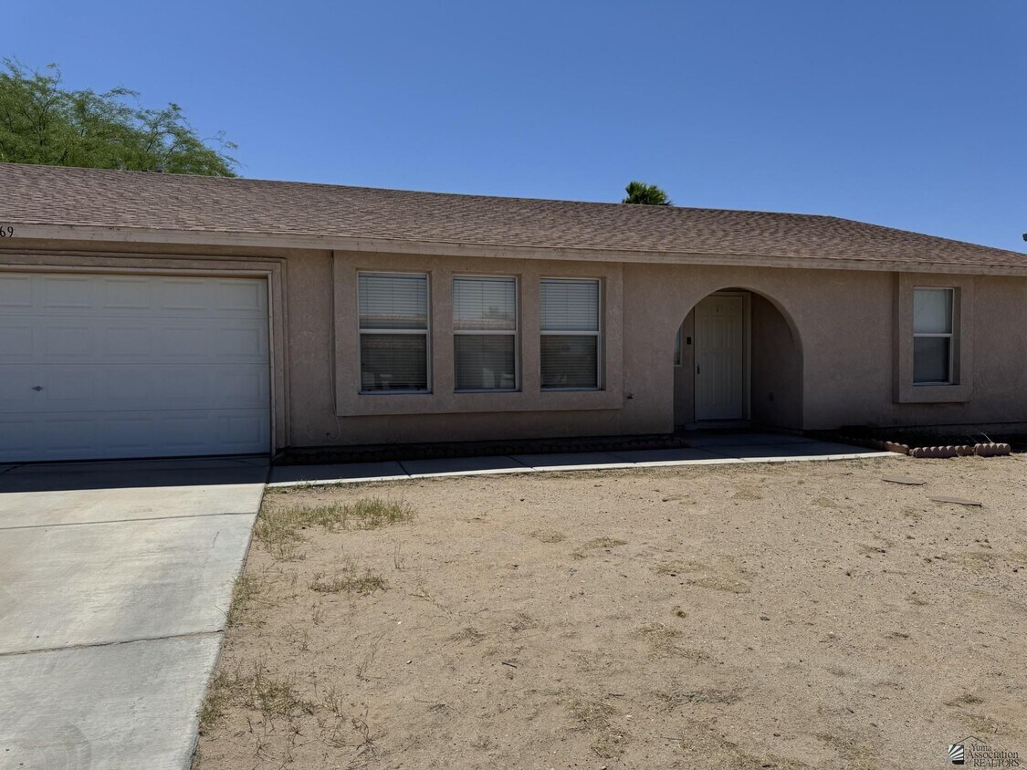 Foto principal - 11269 E 27th St